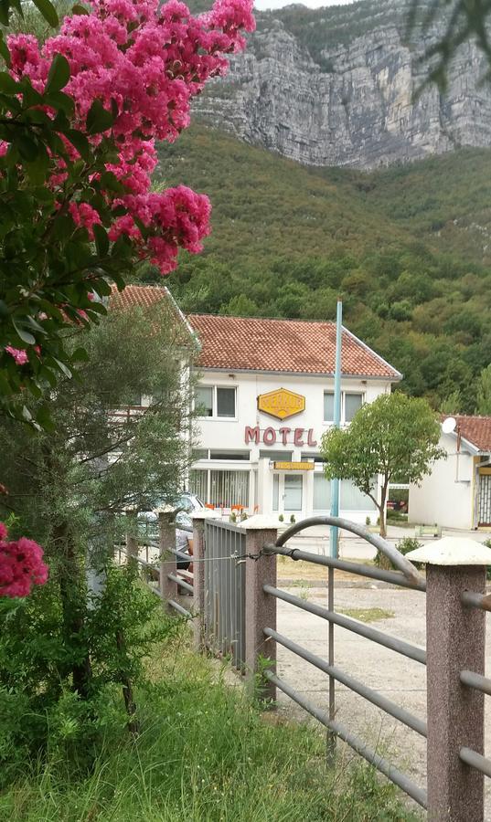 Motel and Restaurant Odušak Dreznjak Extérieur photo